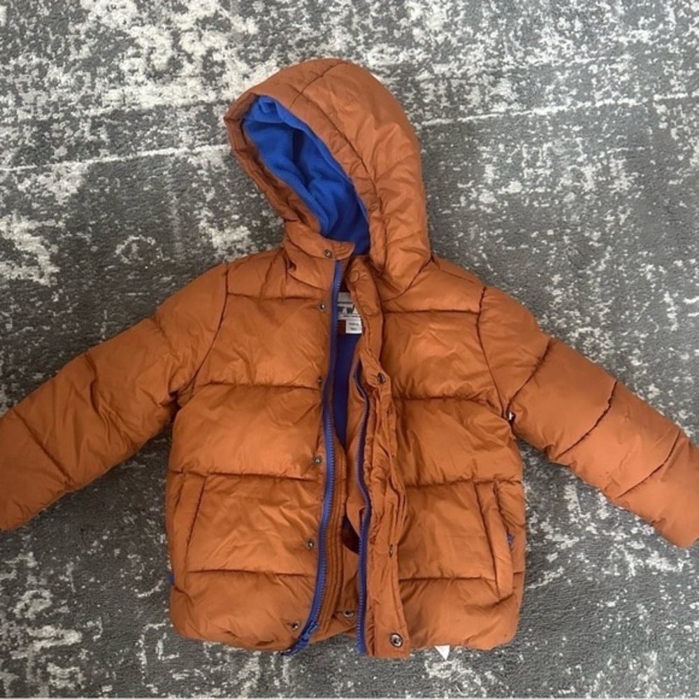 Amazon Essentials Kids Tan Puffer Jacket with Blue Lining